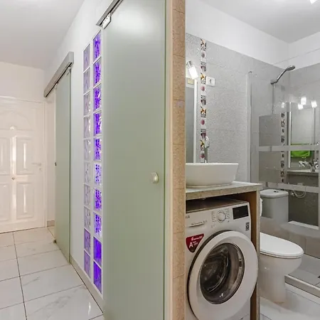 Mareverde, Americas Адехе