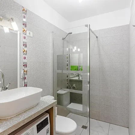 Mareverde, Americas Apartman